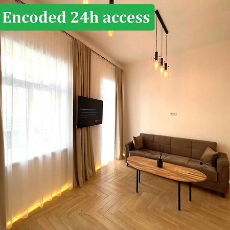 Picturesque Old Town Apartment With Charming Balcony Kaunas Eksteriør billede