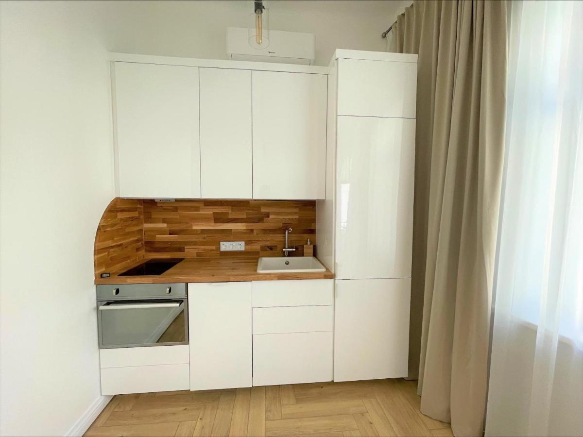Picturesque Old Town Apartment With Charming Balcony Kaunas Eksteriør billede
