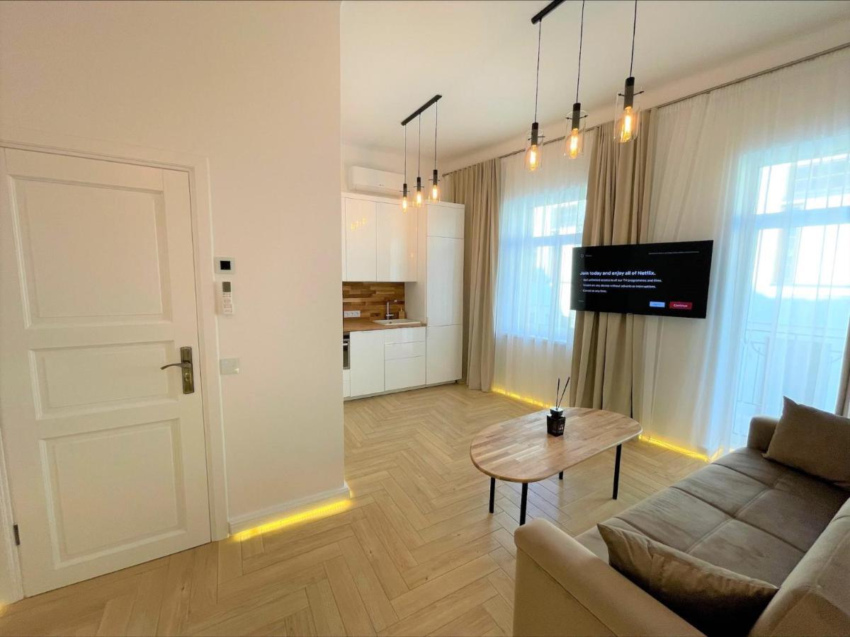 Picturesque Old Town Apartment With Charming Balcony Kaunas Eksteriør billede