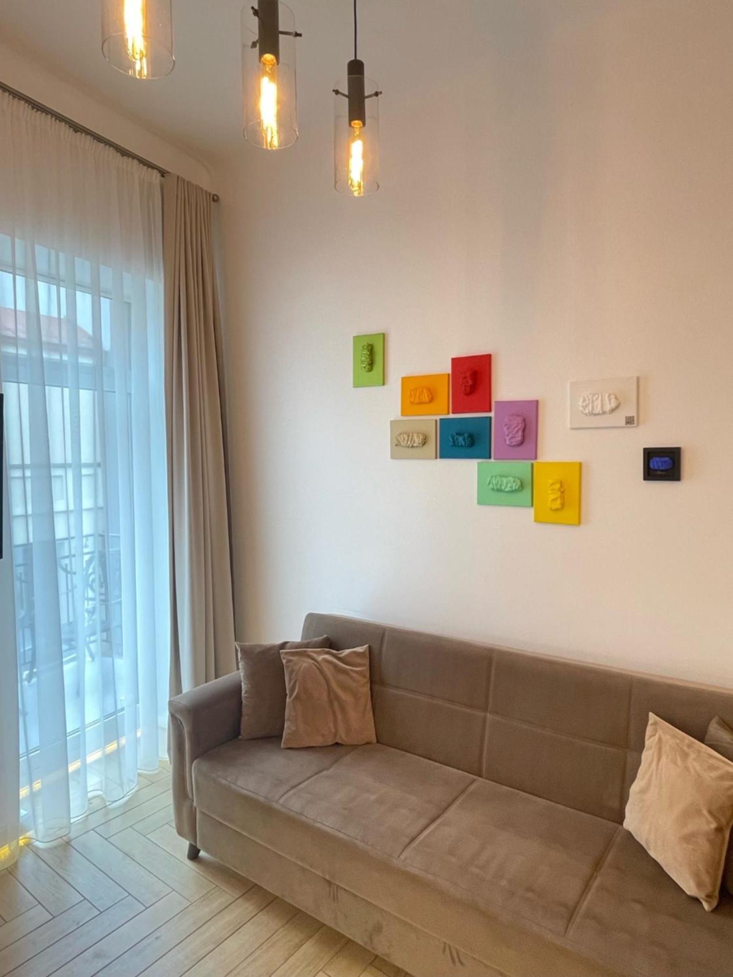 Picturesque Old Town Apartment With Charming Balcony Kaunas Eksteriør billede