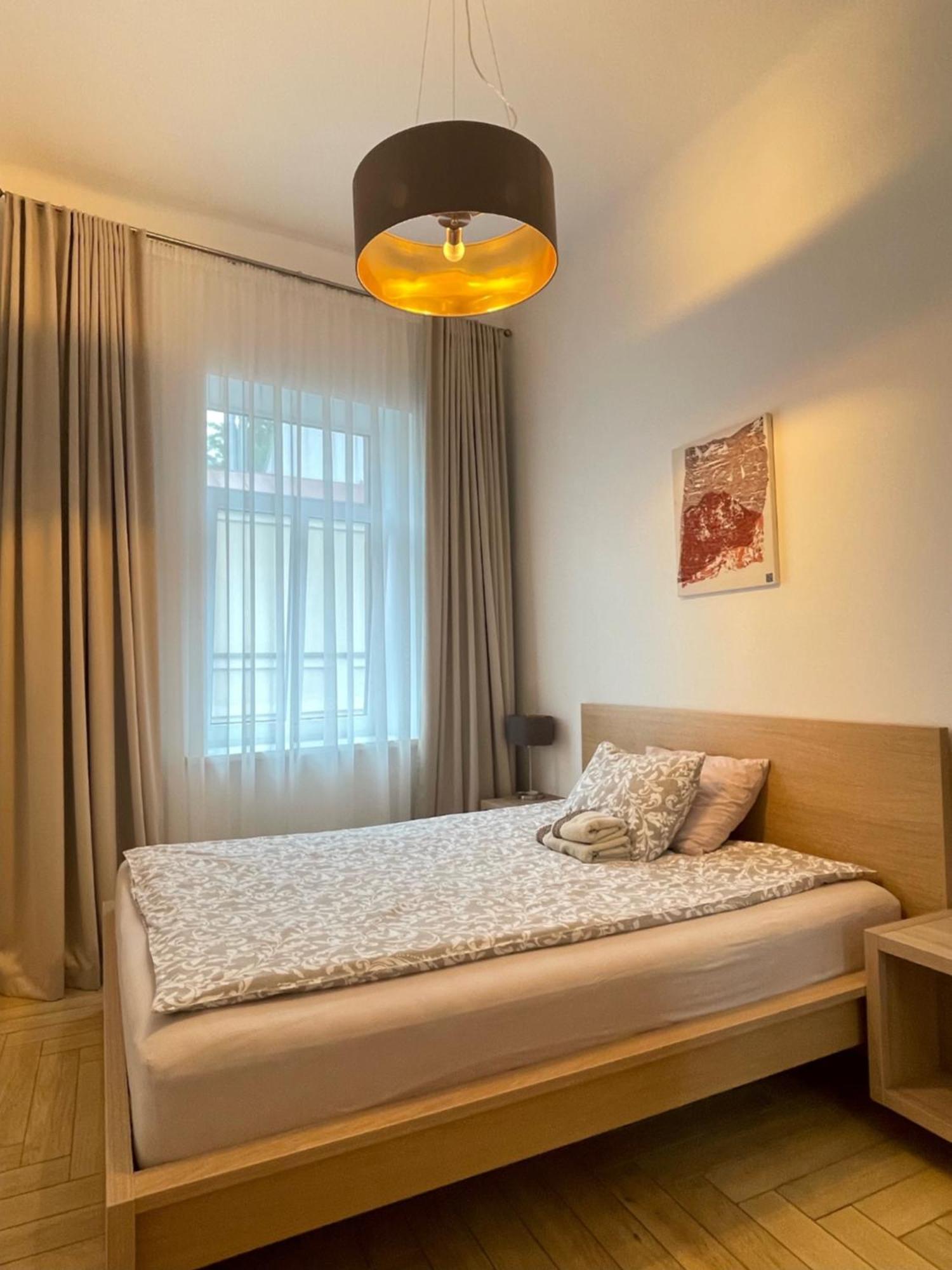 Picturesque Old Town Apartment With Charming Balcony Kaunas Eksteriør billede