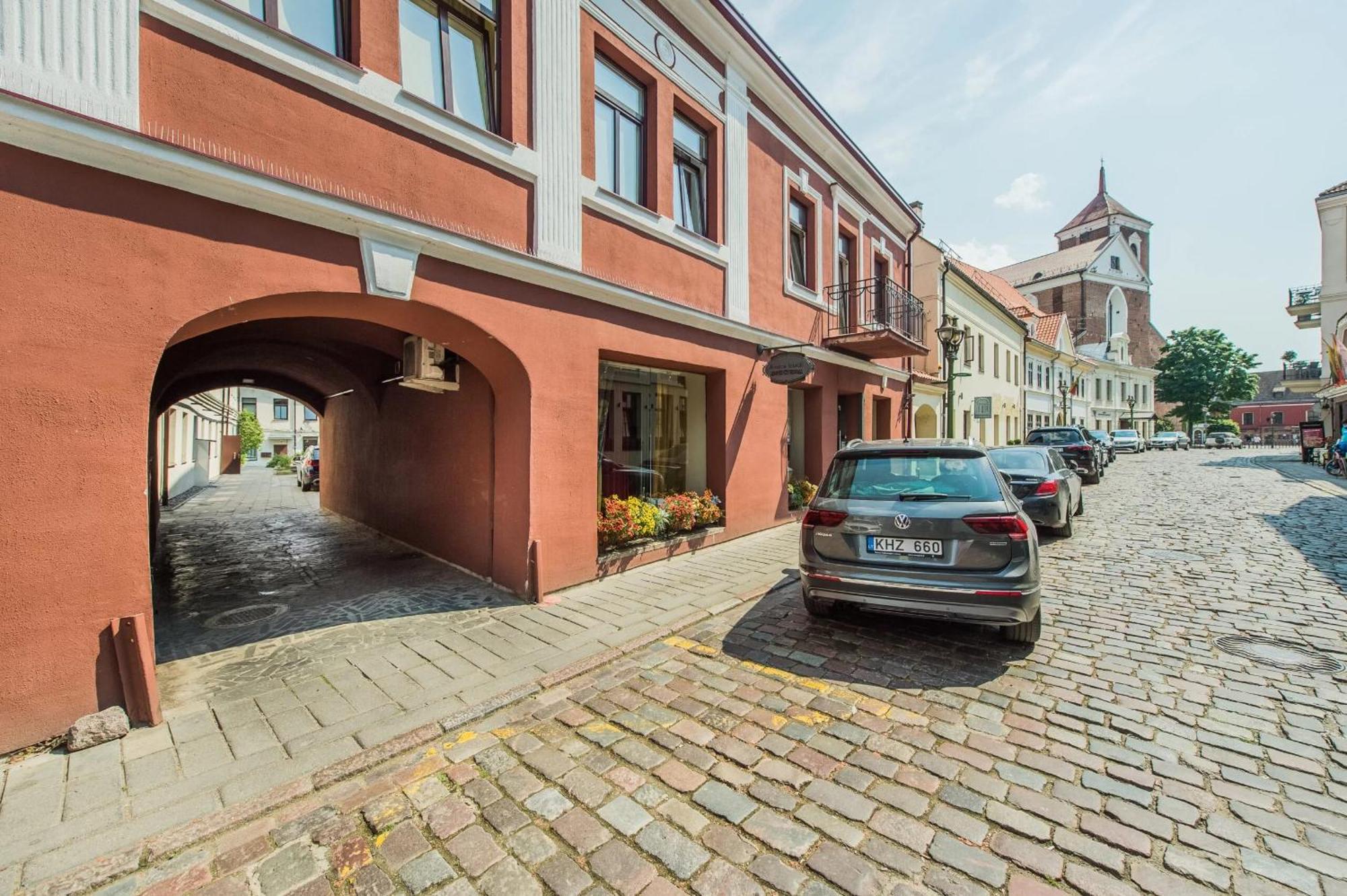 Picturesque Old Town Apartment With Charming Balcony Kaunas Eksteriør billede